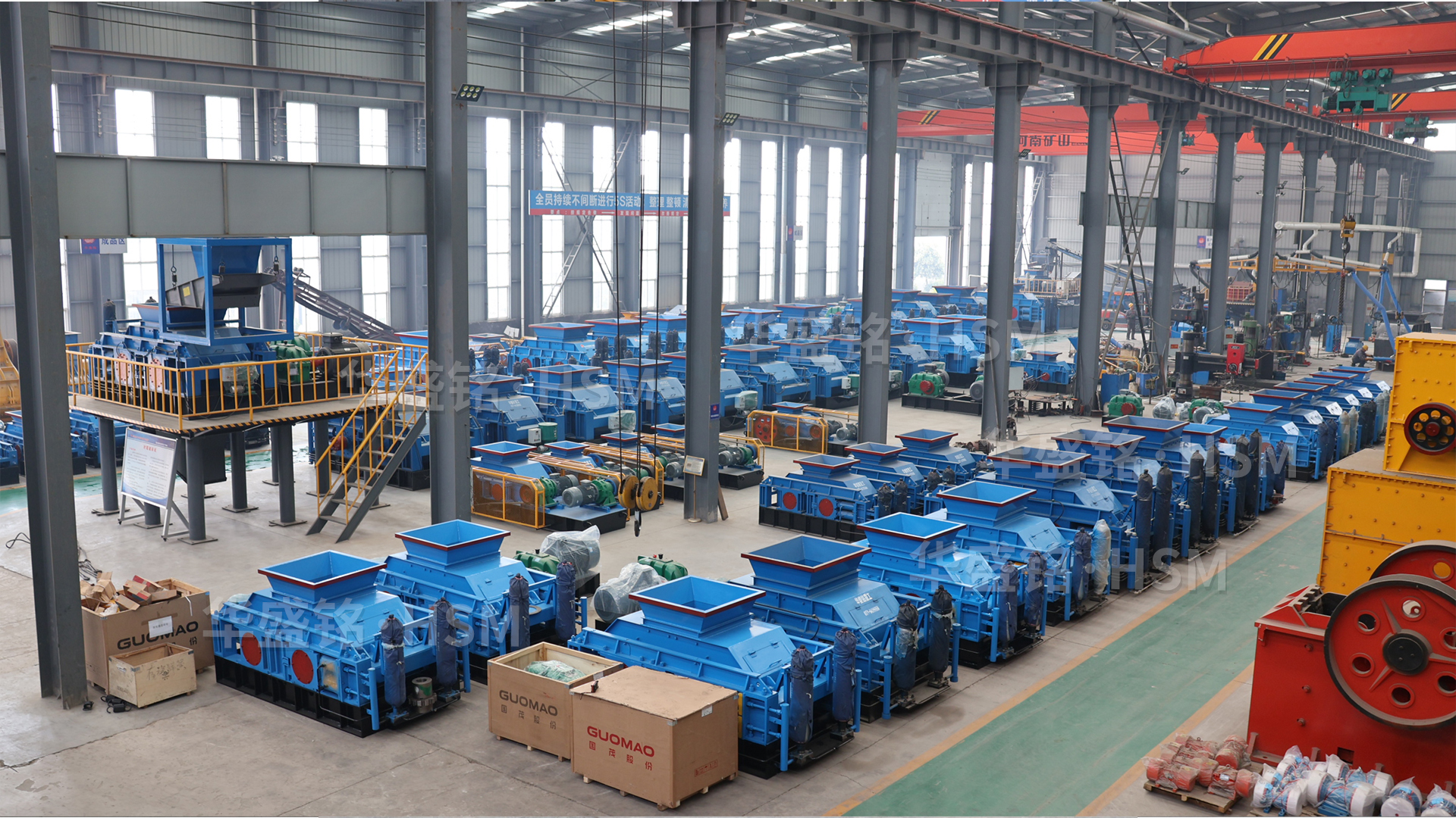 砂廠回料處理難？大型對(duì)輥破碎機(jī)助您成品率上升，成本直降降低